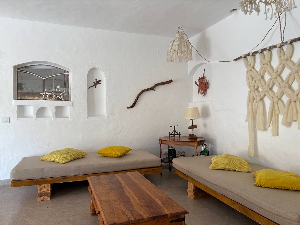 Salón de El Refugio de Churchill en Lanzarote